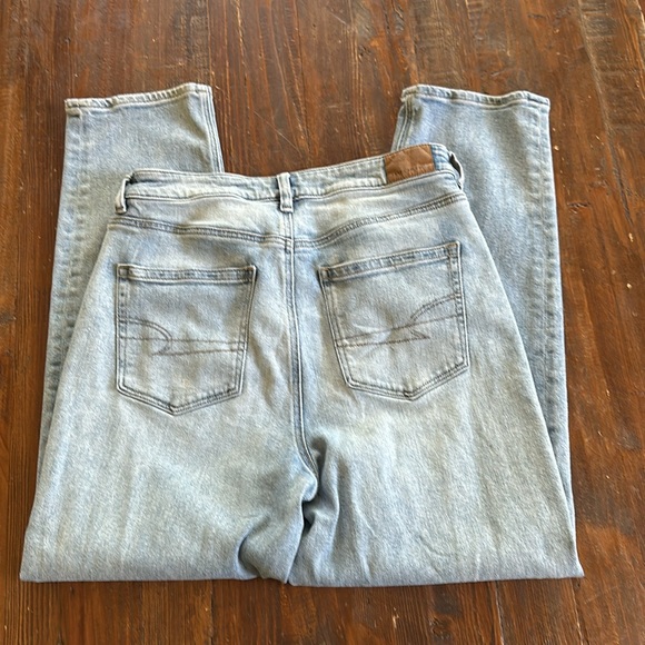 NWT american eagle straight leg mom jeans - Picture 3 of 4